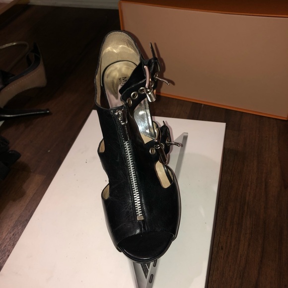 Platform bootie heel brand new - Picture 2 of 6